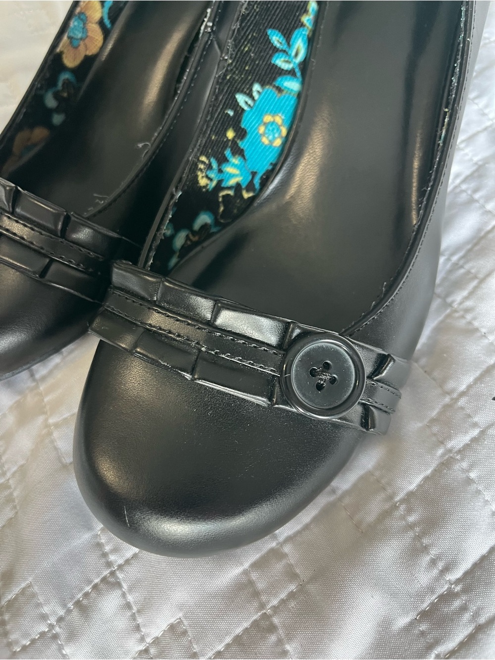 725 Original Classic Black Button High Heel